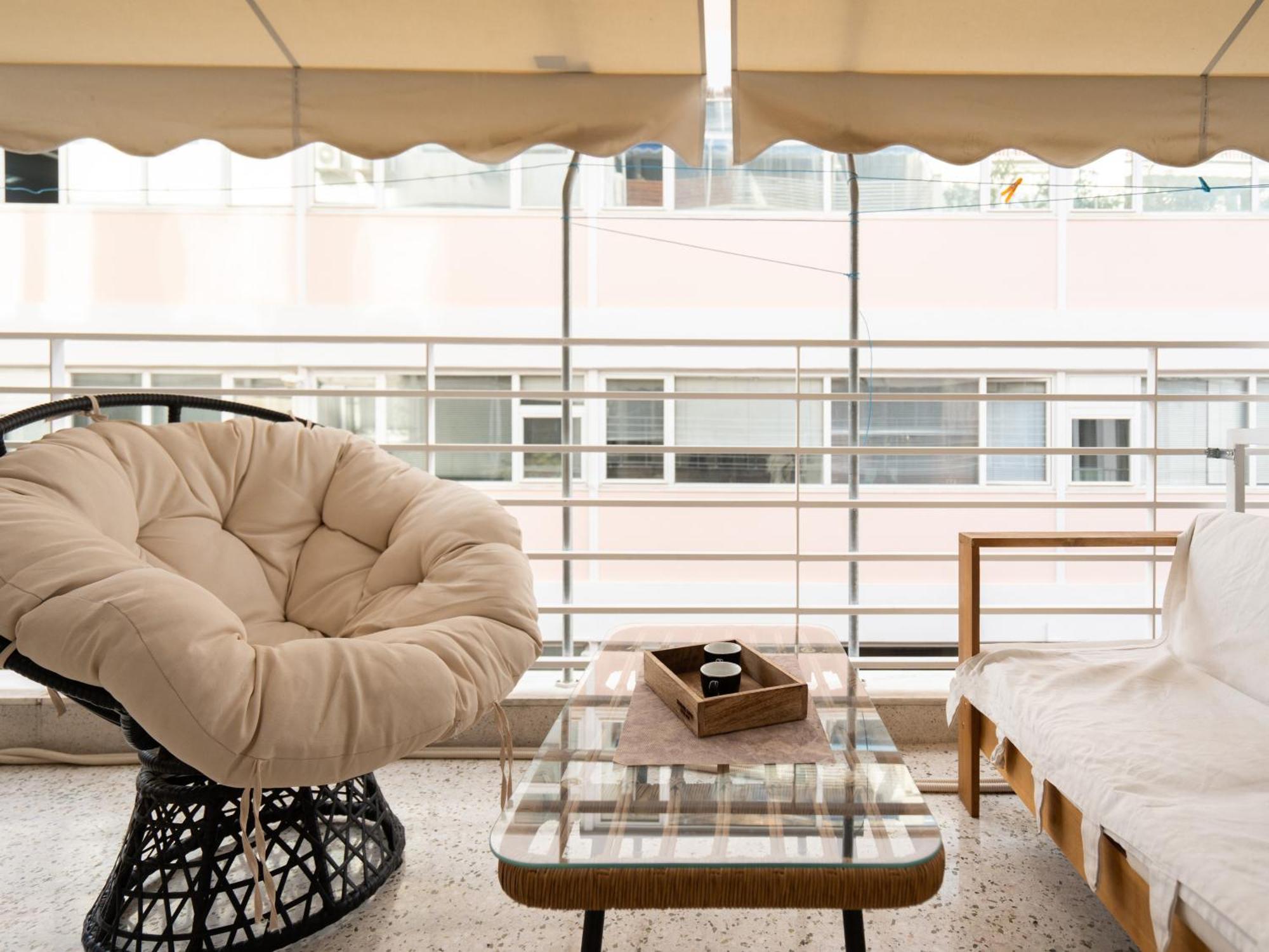 A Place 4U No6 - City Escape With Balcony Lounge & Open Living Space アテネ エクステリア 写真